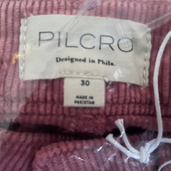 Brand New Women's Pink The Yaya Mid-Rise Corduroy Crop Flare Jeans by Pilcro - Picture 5 of 7
